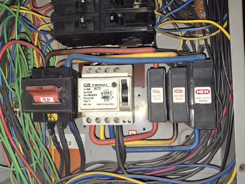Visual photo of the Plastic Injection distribution board and terminal wiring